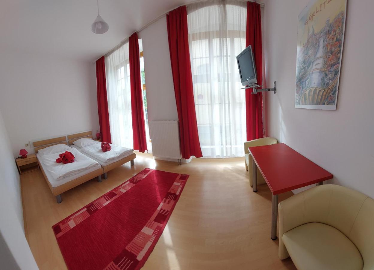 Picobello Pension Görlitz Extérieur photo