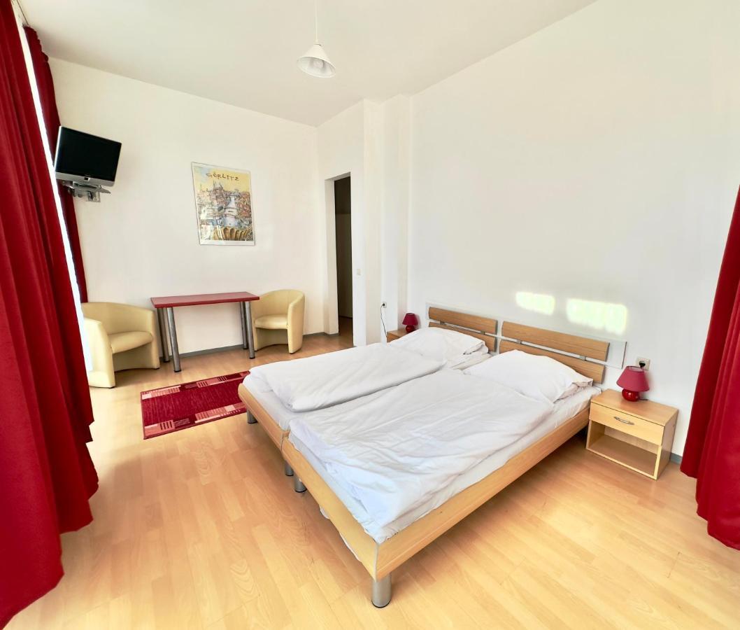 Picobello Pension Görlitz Extérieur photo