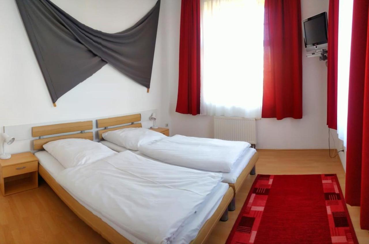 Picobello Pension Görlitz Extérieur photo